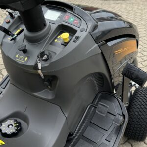 Black Edition Pro 227/102 Twin H 4WD - Made by Stiga inkl. TK520 Kehrmaschine – Bild 20