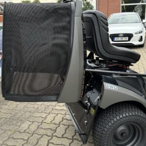 Black Edition Pro 227/102 Twin H 4WD - Made by Stiga inkl. TK520 Kehrmaschine – Bild 21