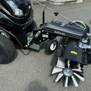 Black Edition Pro 227/102 Twin H 4WD - Made by Stiga inkl. TK520 Kehrmaschine – Bild 5