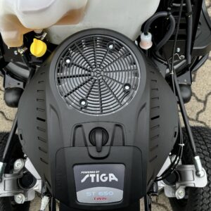 Black Edition Pro 227/102 Twin H 4WD - Made by Stiga inkl. TK520 Kehrmaschine – Bild 12