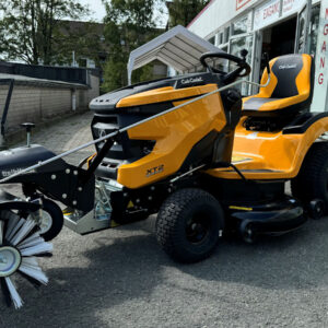 CUB Cadet Rasentraktor XT2 PS117 inkl. TK520 Kehrmaschine – Bild 18