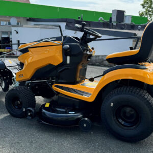 CUB Cadet Rasentraktor XT2 PS117 inkl. TK520 Kehrmaschine – Bild 5