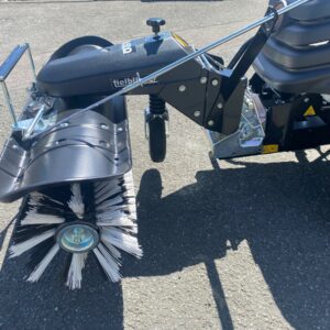 Black Edition Rasentraktor BL 270/102 Twin H by Efco mit Kehrmaschine – Bild 4