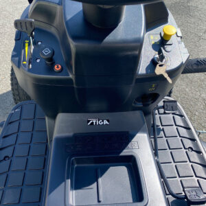 Black Edition Rasentraktor Pro 228/108 Twin HS inkl. TK520 Kehrmaschine – Bild 17