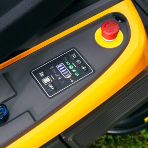 Stiga Swift 372e Akku-Rasentraktor - inkl. 4x Akkus und Doppel-Ladegerät – Bild 4